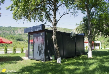 Magazin specializat de vinuri și suvenire 30. 87