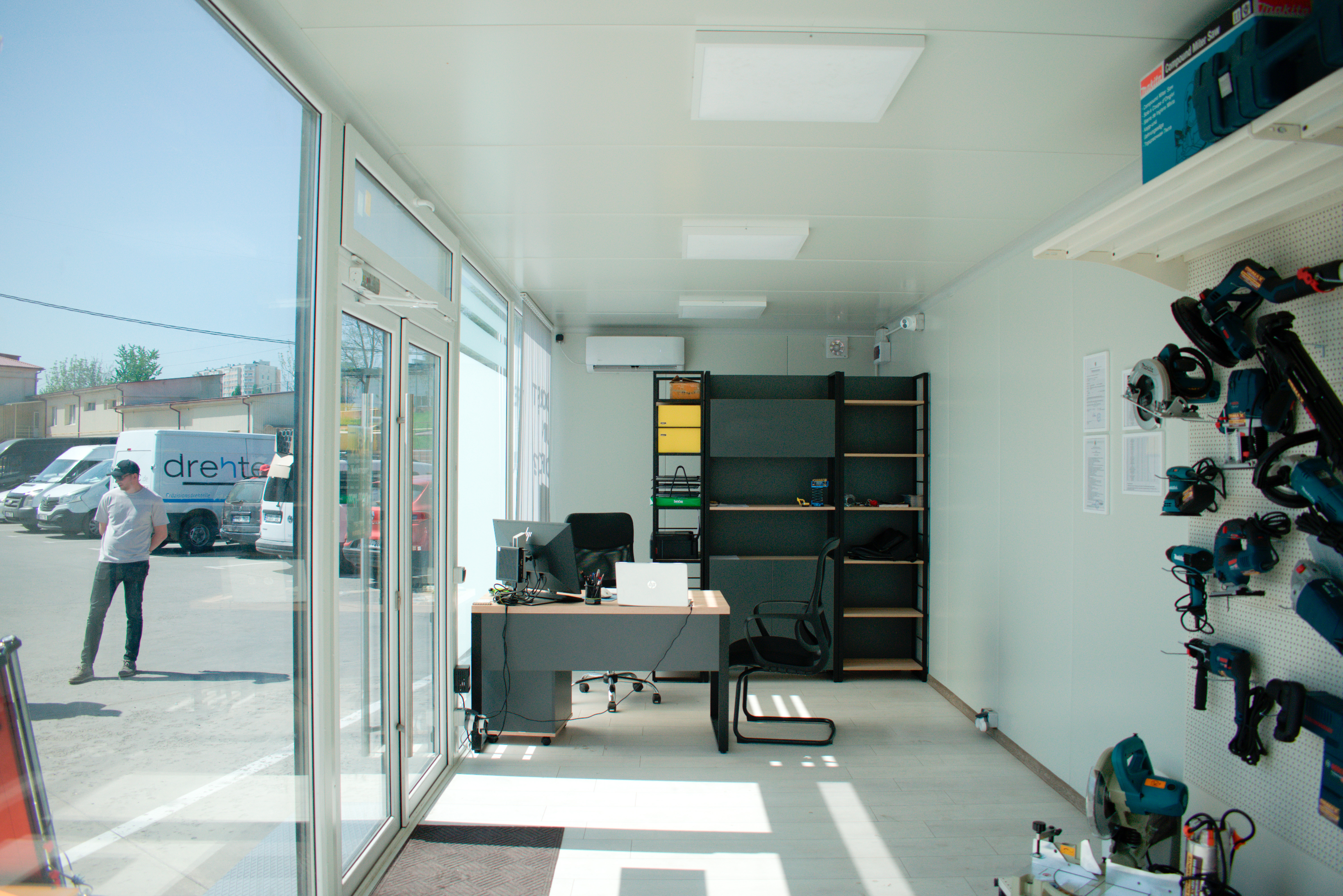 Birou modular pentru 5, 10 sau 20 de angajați: cât spațiu ai nevoie în realitate birou_modular_chisinau