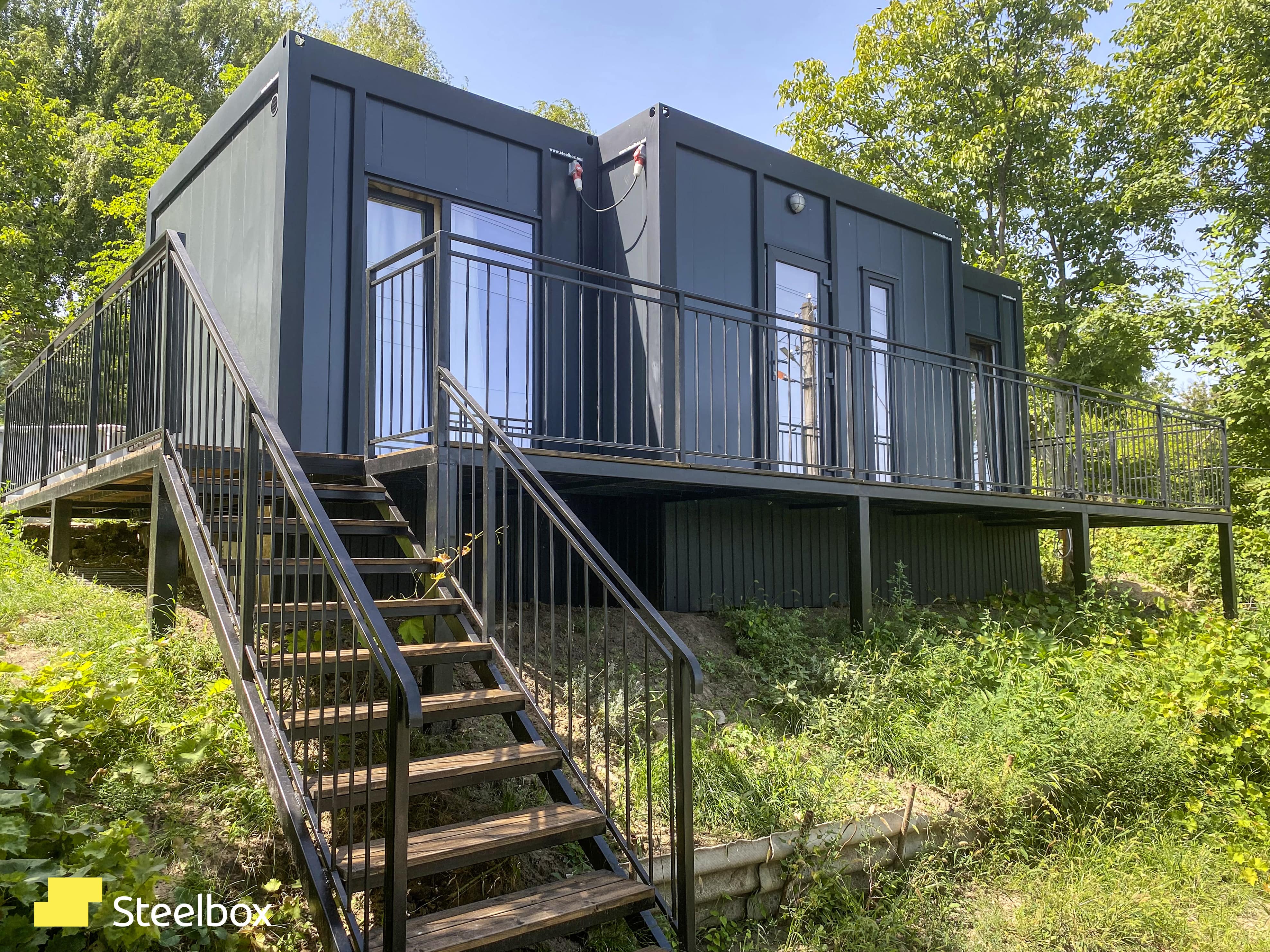 Teren ieftin sau locație bună: ce alegi pentru o casă modulară în Moldova? casa modulara steelbox
